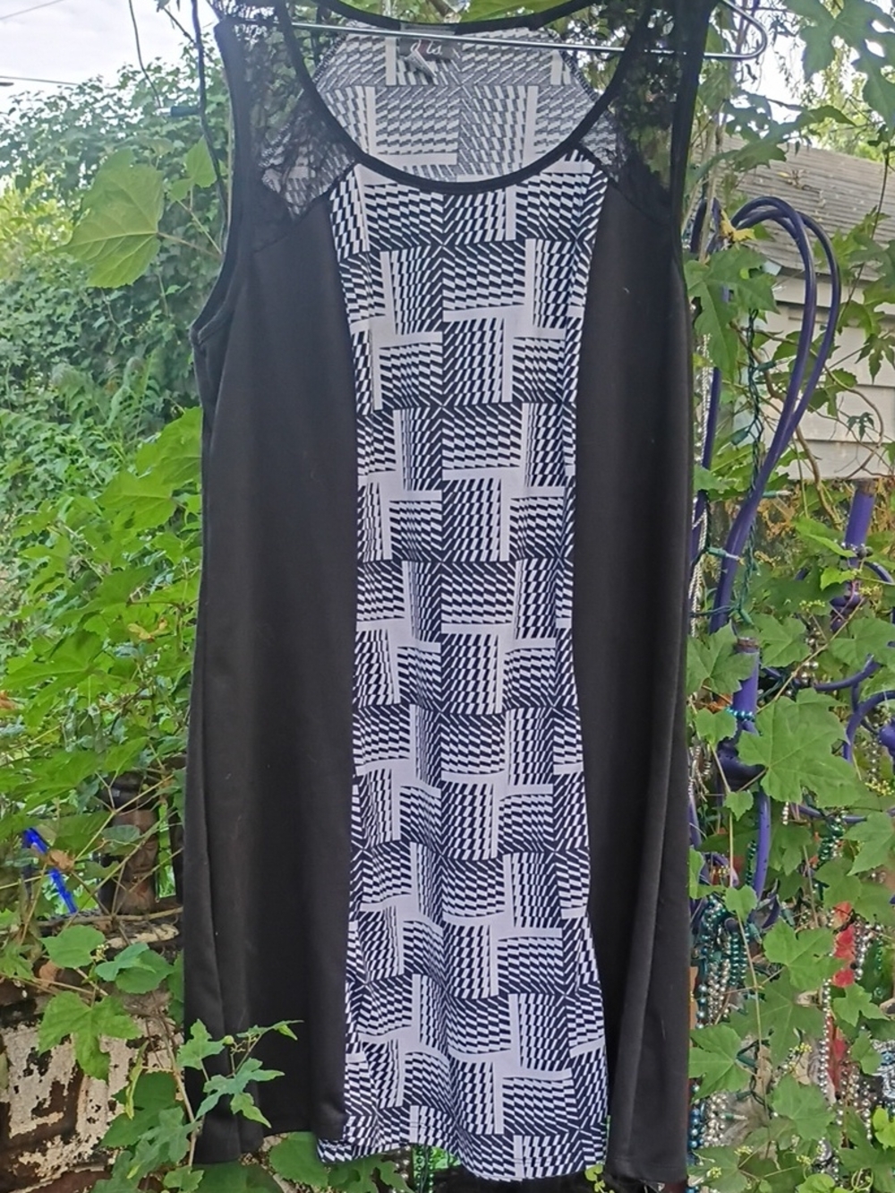 Dots Black and White Geometric Sleeveless Top